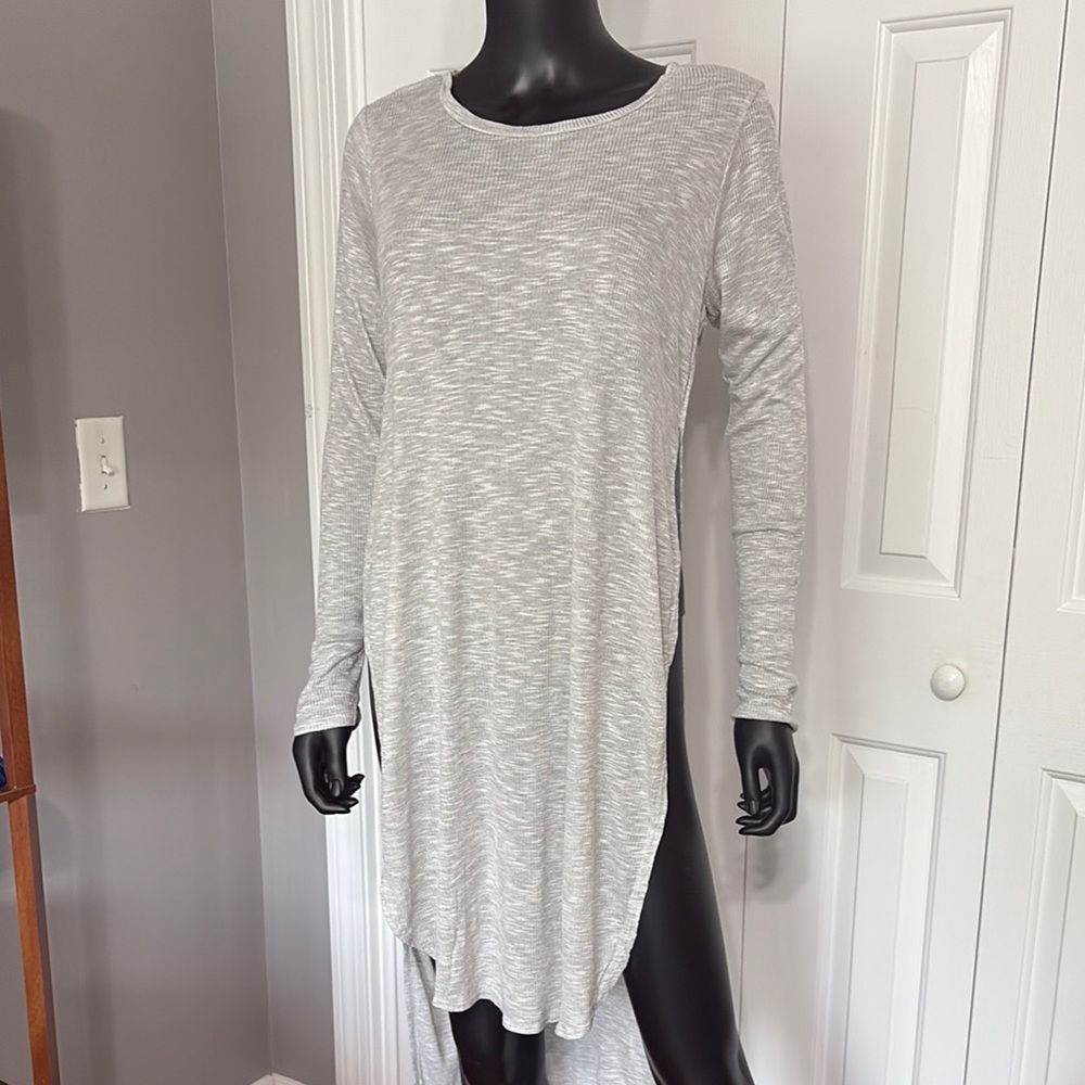 🌻 Gray Long Sleeve Women's Top